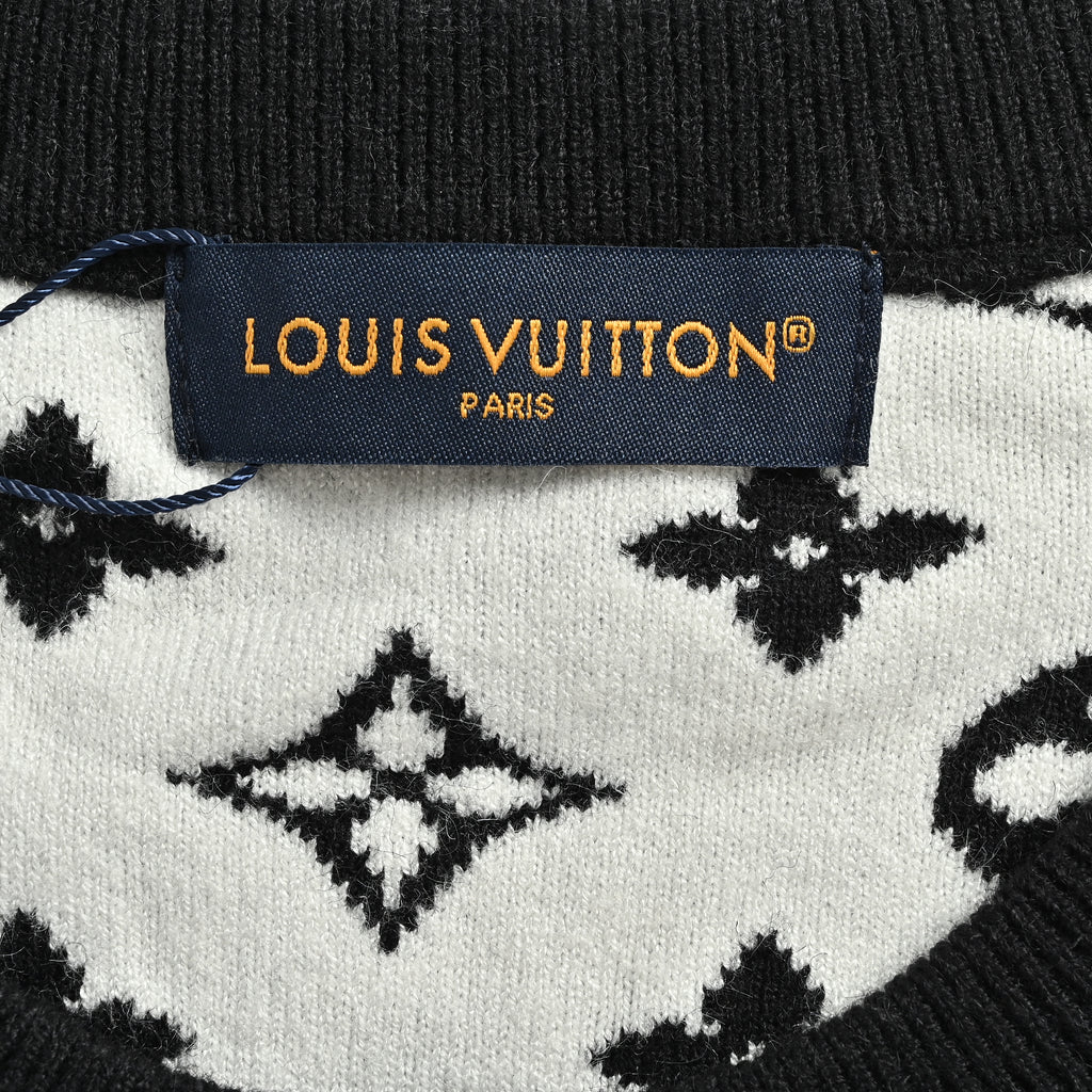 Louis Vuitton FW26 Full-Coverage LV Monogram Jacquard Crewneck Sweater – Black1A7RRK