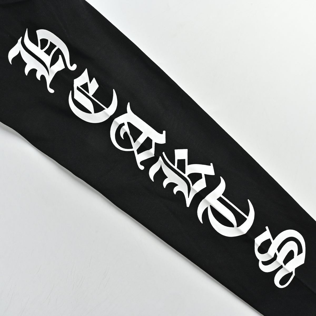 Chrome Hearts Sanskrit Horseshoe Hardware Letter Raglan Long-Sleeve T-Shirt – White∕Black HH3200905 – Unisex