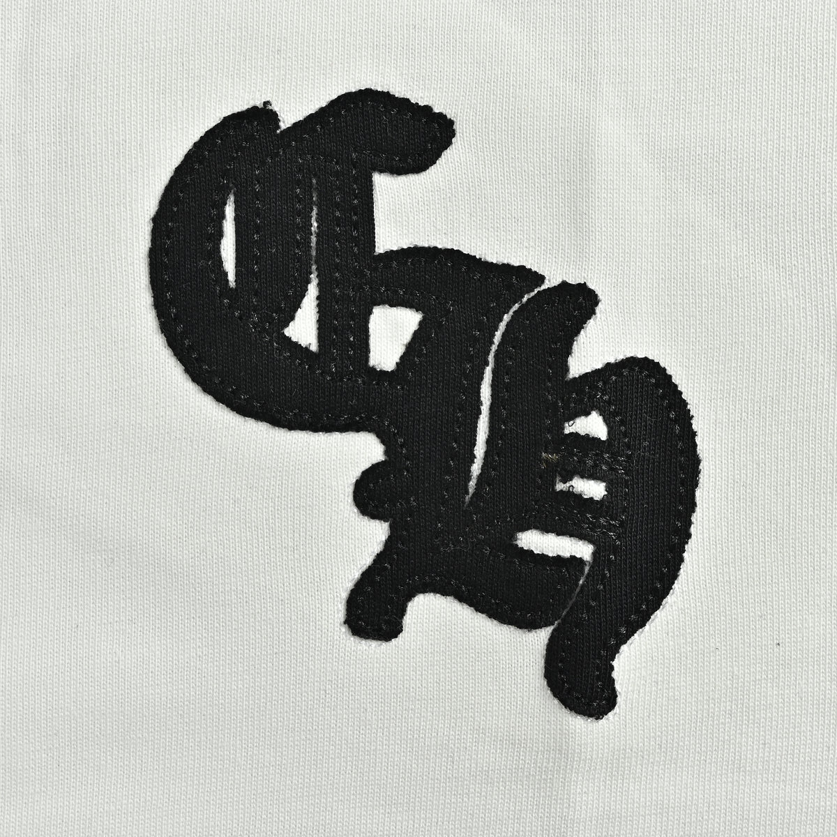 Chrome Hearts Sanskrit Horseshoe Hardware Letter Raglan Long-Sleeve T-Shirt – White∕Black HH3200905 – Unisex