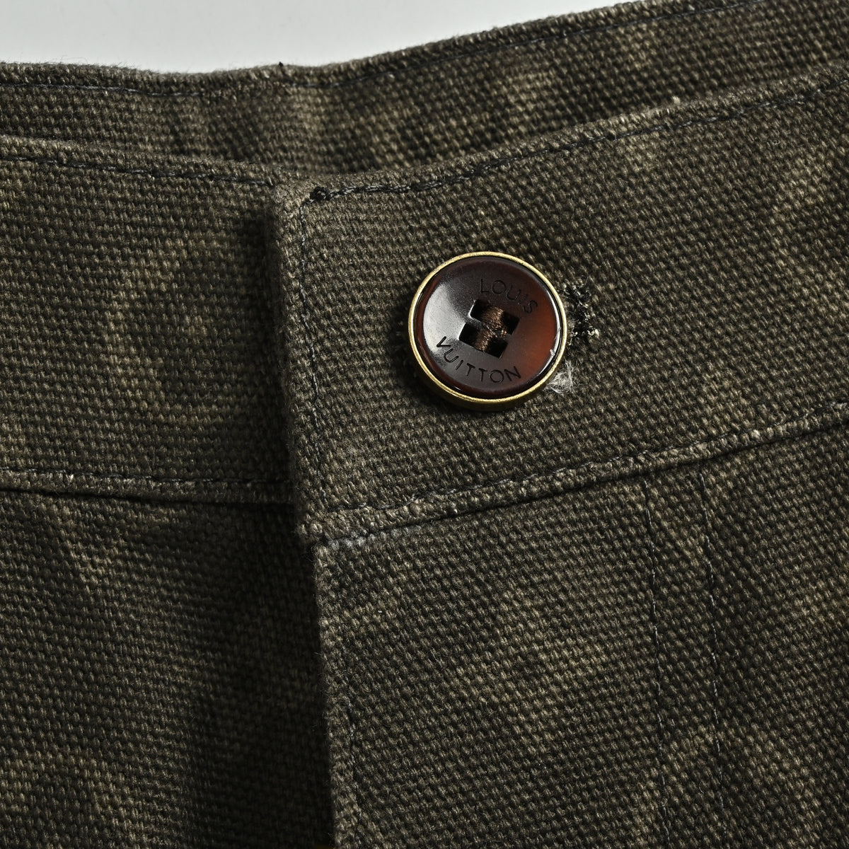 Louis Vuitton LV Monogram Full-Coverage Wax-Finish Denim Trousers – Black – Unisex NP6200911