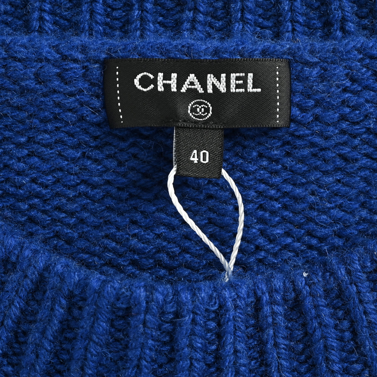 Chanel 26A Métiers d’Art Double-C Superman Jacquard Crewneck – Royal Blue – UnisexP82471-K11923-UA547