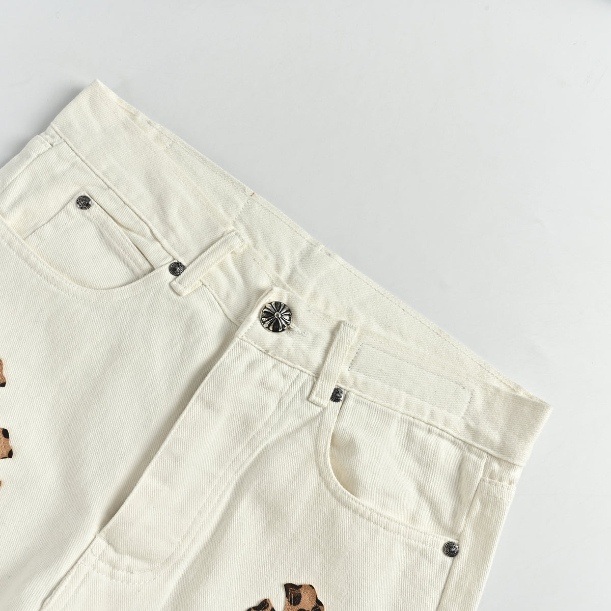 Chrome Hearts Couture Cross Leather Appliqué Washed Denim Jeans –olean Unisex  XM5600824