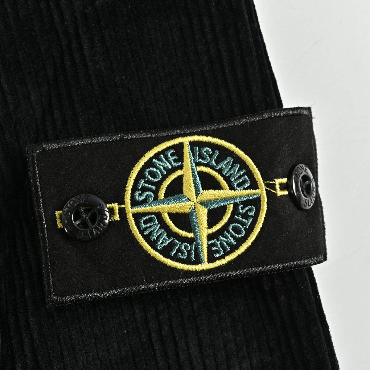 Stone Island Sleeve Badge Chest-Pocket Corduroy Shirt-Jacket – Black – UnisexL2S151200016S0212V0029