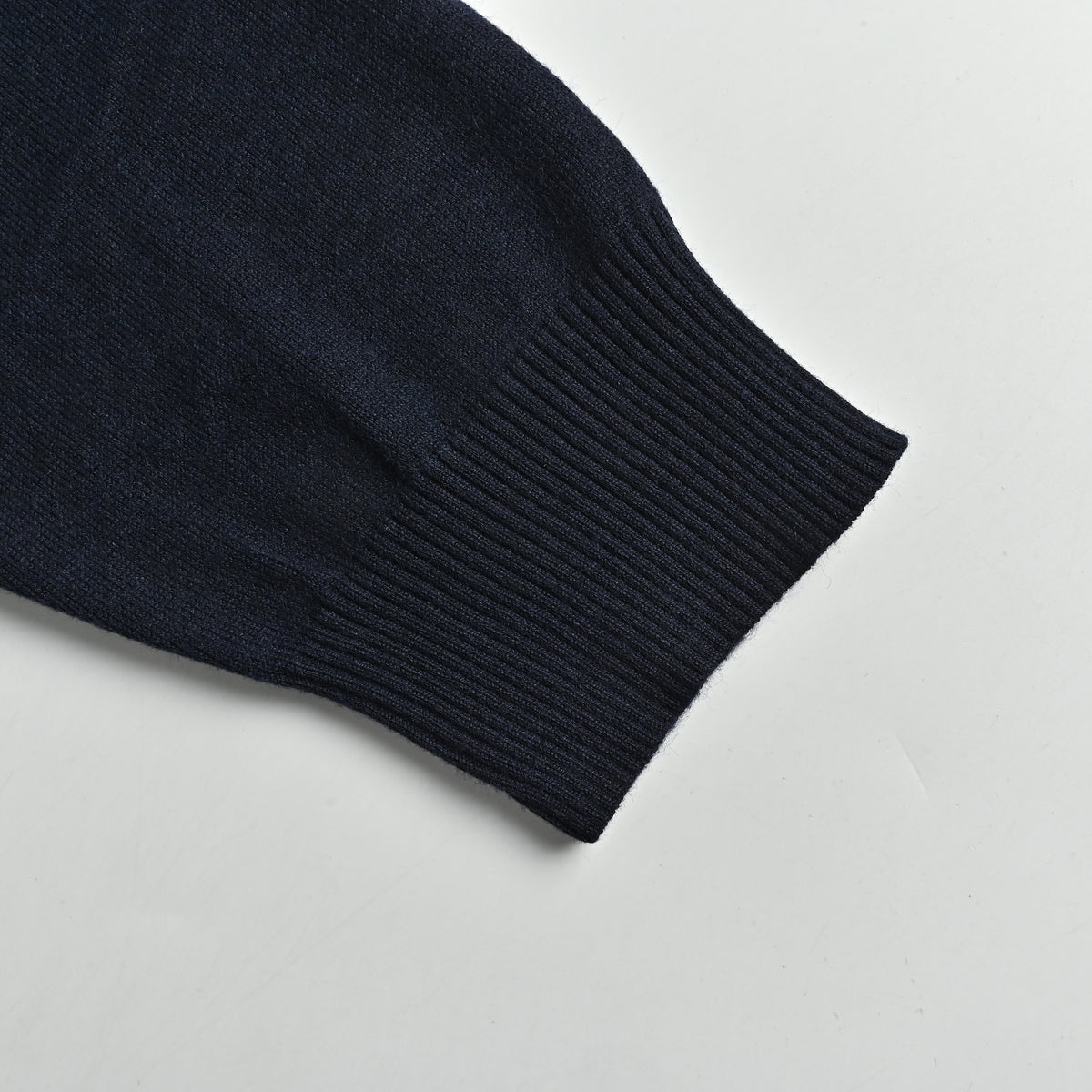 Miu Miu Pearl-Button Relaxed Long-Sleeve Wool-Cashmere-Silk Knit – Navy – Women’sMML07M-6061-F0UXL-S-OOO