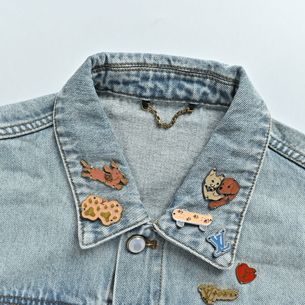 Louis Vuitton FW26 Qixi Limited CVD-Washed Denim Trucker Jacket – Light Blue1AKOST