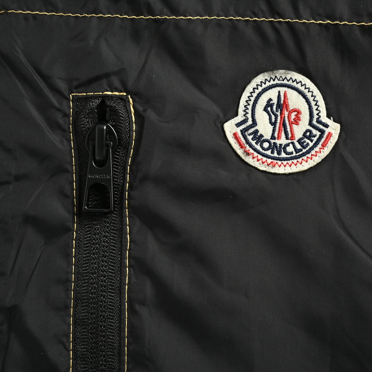 Moncler MC Badge Zip-Pocket Concealed-Hood Vest – Black – UnisexL10911A0016753A5E999