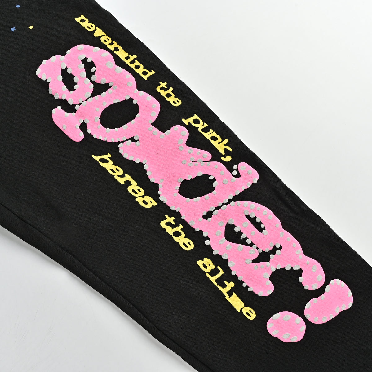 SP5DER Foam-Print Pink Letter Sweatpants – Black – Unisex HH4800905