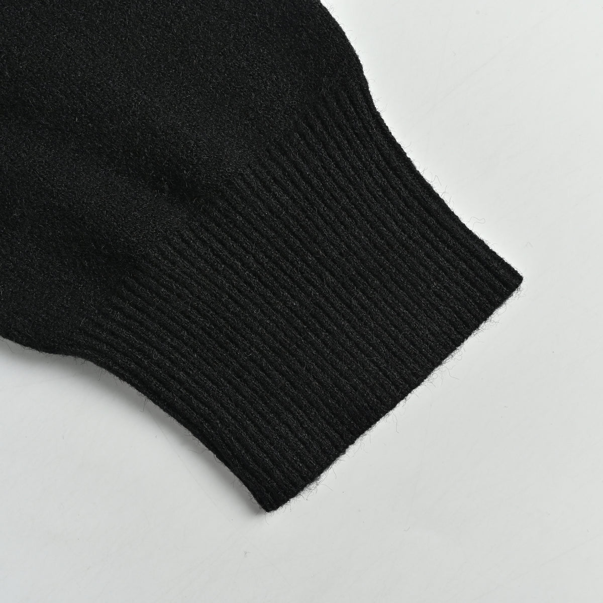 Brunello Cucinelli 100% Cashmere Zip Stand-Collar Cardigan – Black M2200106CH101