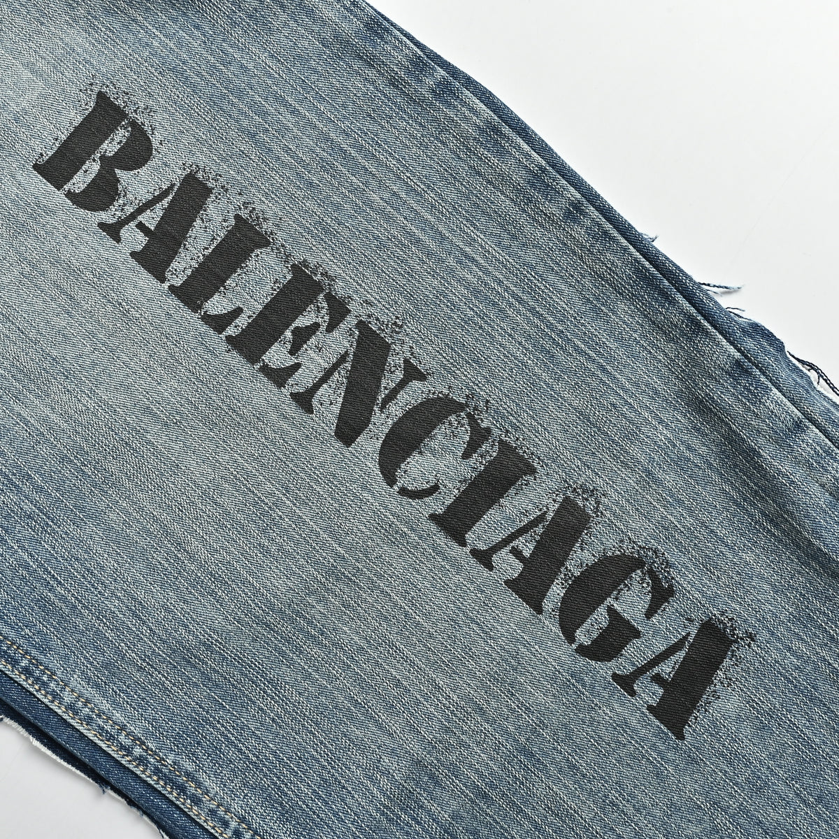 Balenciaga SS24 Letter-Print Spliced Denim & Fleece Wide-Leg Jeans – Washed Indigo / Black – Unisex 783697THW254245