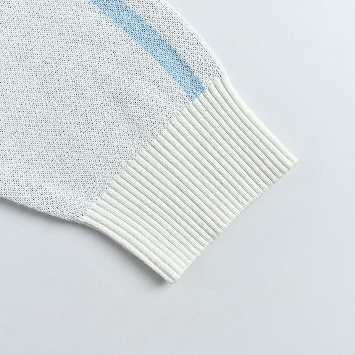 Supreme x Umbro SS25 Club-Inspired Zip Stand-Collar Knit Jacket – Blue/WhiteSUP-SS25-236