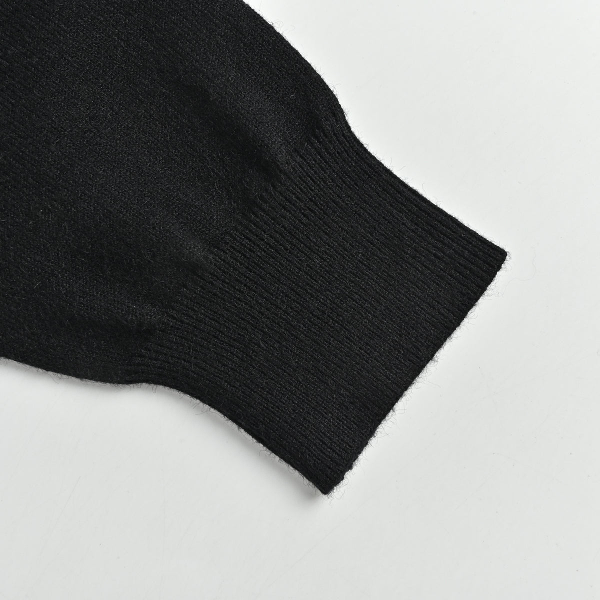 Louis Vuitton FW26 Blue Gesture Intarsia Fine-Knit Sweater – BlackXBK5200915