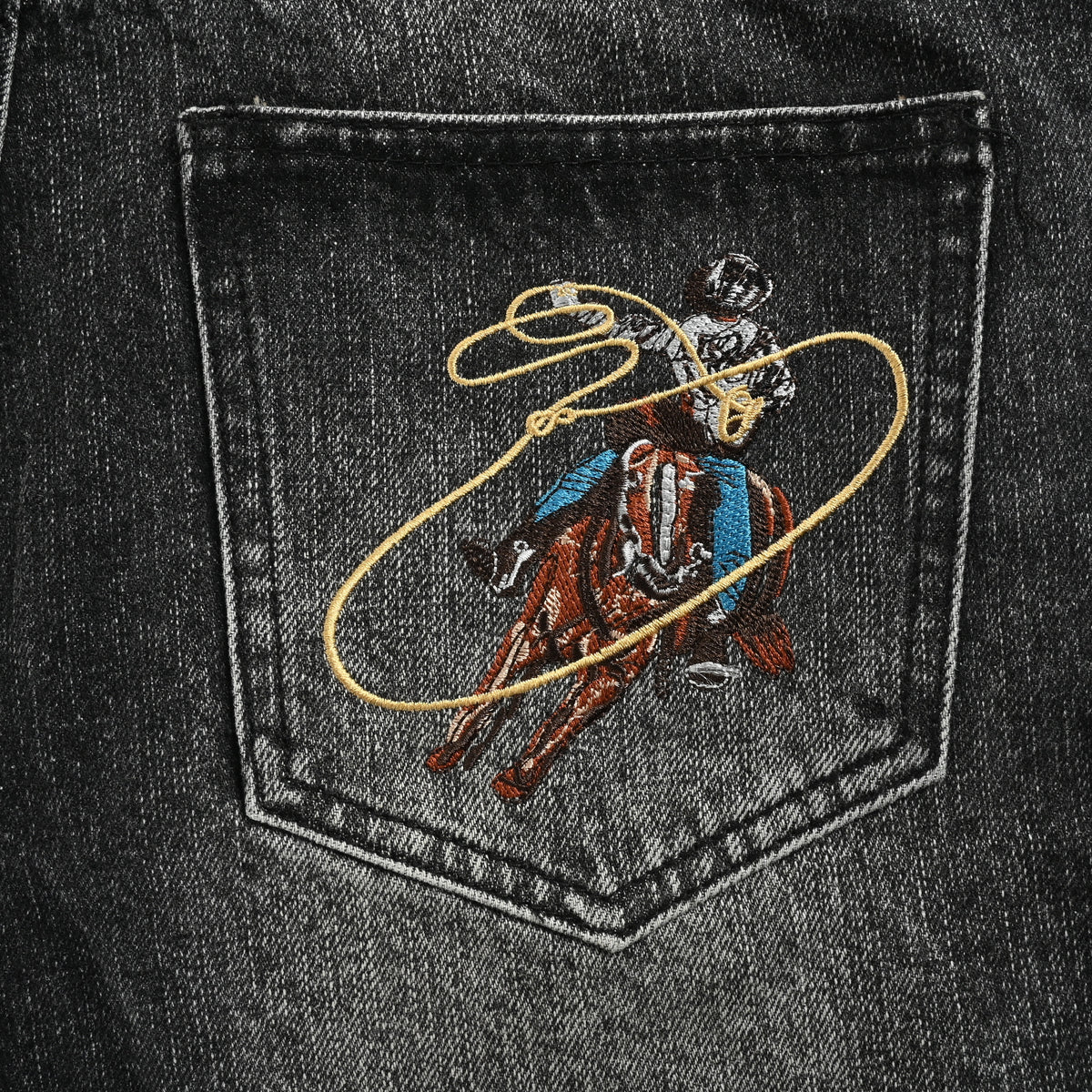 Louis Vuitton Western Rear-Pocket Heavy-Wash Slim Denim Jeans – Unisex  XM5200103
