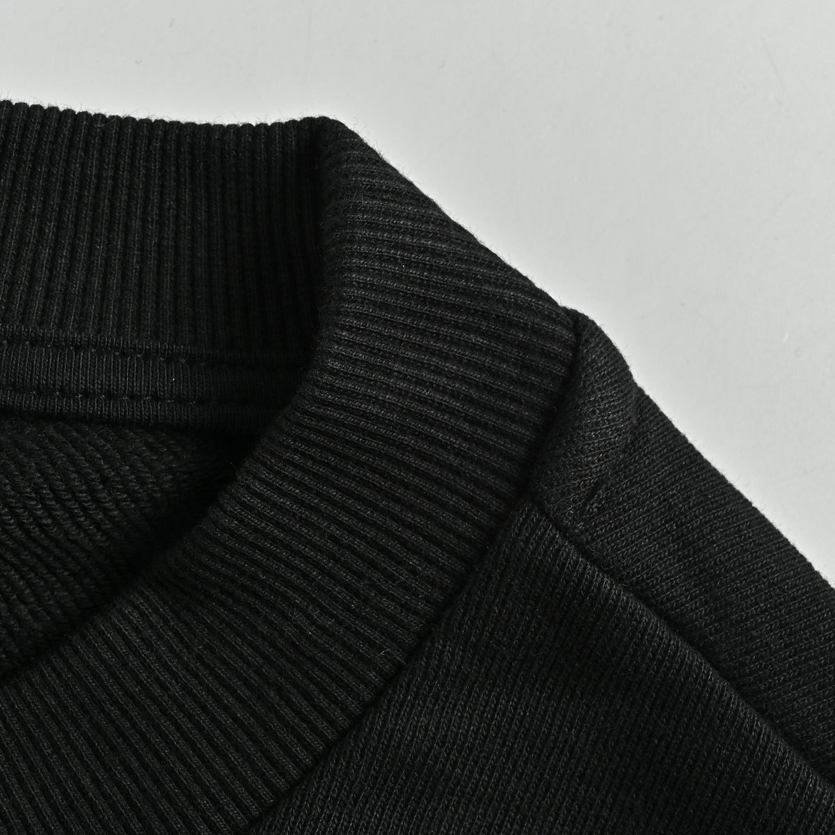 Moncler MC Embossed-Pocket Crewneck Sweatshirt – Black – Unisex L20918G0001189AZY999