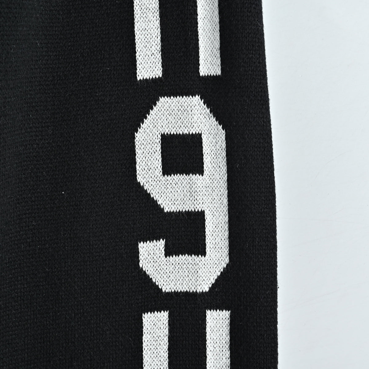 Supreme x Umbro SS25 Club-Inspired Zip Stand-Collar Knit Jacket – Black SUP-SS25-236
