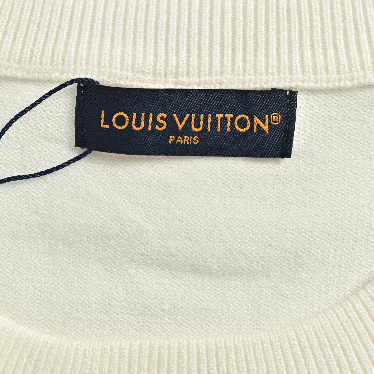 Louis Vuitton FW26 “Marque L.Vuitton Déposée” Monogram Letter Intarsia Fine-Knit Sweater – WhiteXBK5200915-MLW