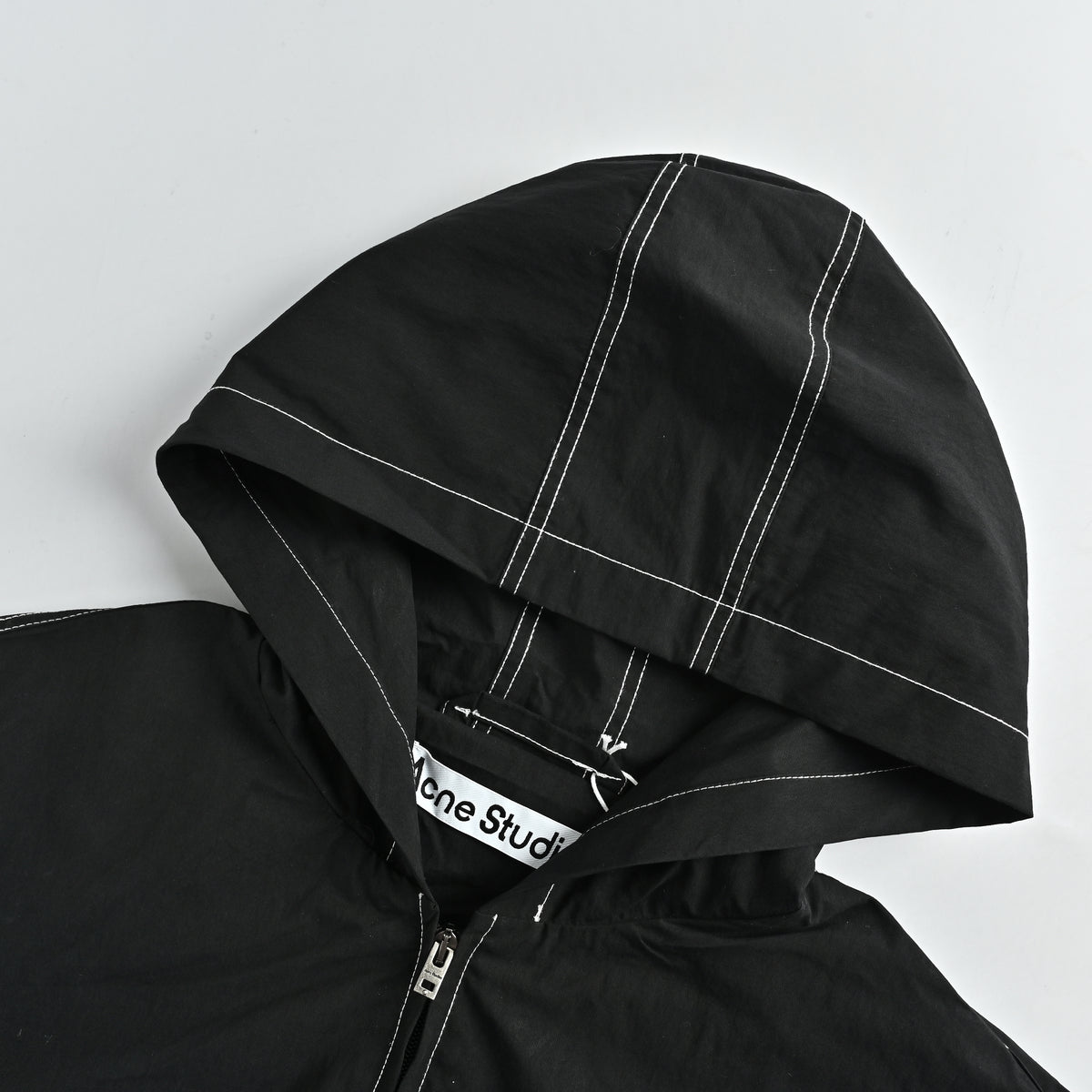 Acne Studios FW26 1996 Series Contrast-Topstitch Vintage Back-Logo Zip Hoodie – BlackB90896-900